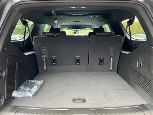 New 2026 Chevrolet Suburban LT image 19