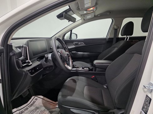 Used 2023 Kia Sportage LX image 17