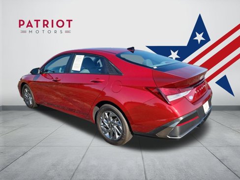 Certified 2024 Hyundai Elantra SEL image 3