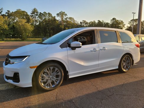 New 2026 Honda Odyssey Touring image 3