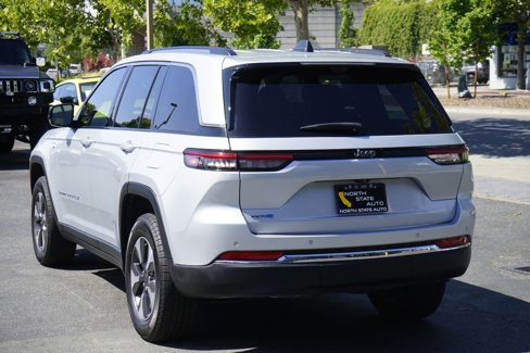 Used 2023 Jeep Grand Cherokee 4WD 4xe w/ Luxury Tech Group II image 10