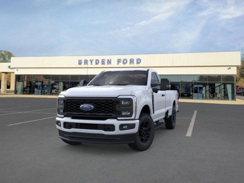 New 2025 Ford F350 XLT image 3