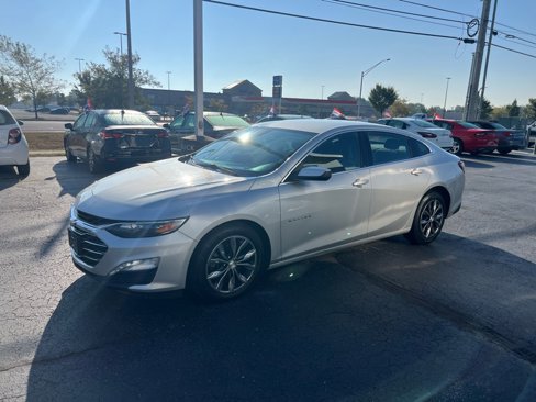 Used 2019 Chevrolet Malibu LT image 2