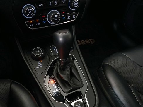 Used 2022 Jeep Cherokee Limited image 17