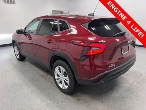 Used 2024 Chevrolet Trax LS image 4
