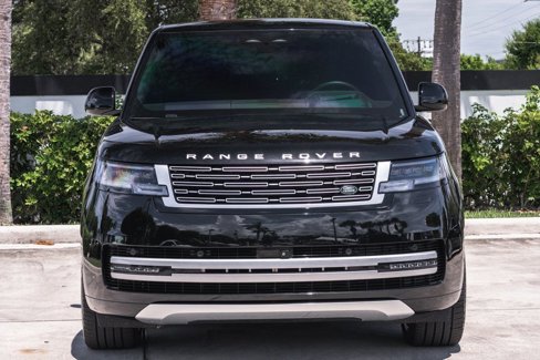 Used 2025 Land Rover Range Rover Long Wheelbase Autobiography image 3