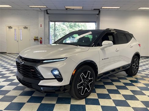 Used 2023 Chevrolet Blazer RS w/ Driver Confidence II Package image 3