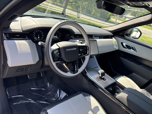 New 2026 Land Rover Range Rover Velar Dynamic SE image 14