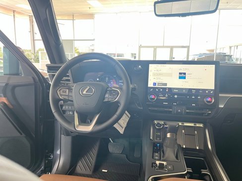 Used 2025 Lexus GX 550 image 26