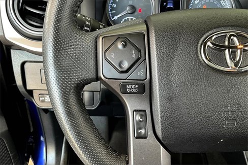Used 2022 Toyota Tacoma TRD Off-Road image 18