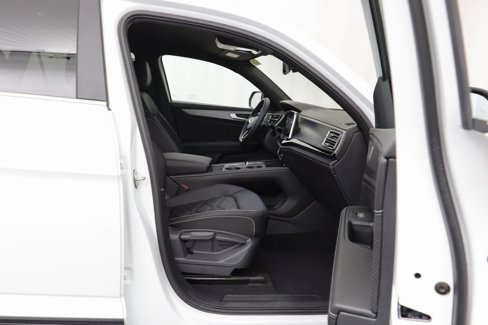 New 2026 Volkswagen Atlas Cross Sport SE image 17