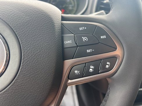 Certified 2022 Jeep Cherokee Limited image 17
