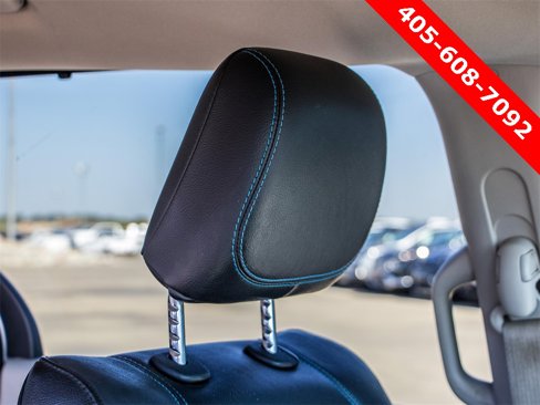 Used 2021 Chrysler Pacifica Touring-L image 15