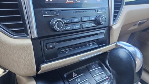 Used 2018 Porsche Macan image 27
