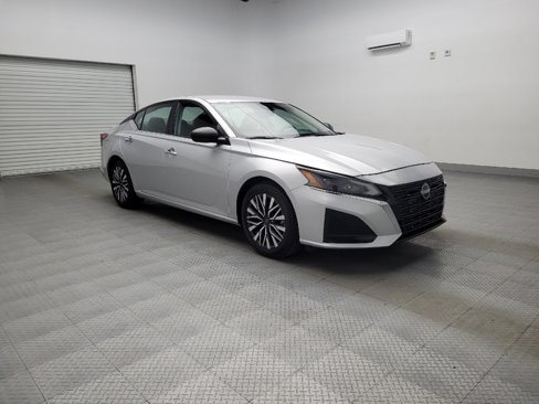 Used 2024 Nissan Altima 2.5 SV image 13