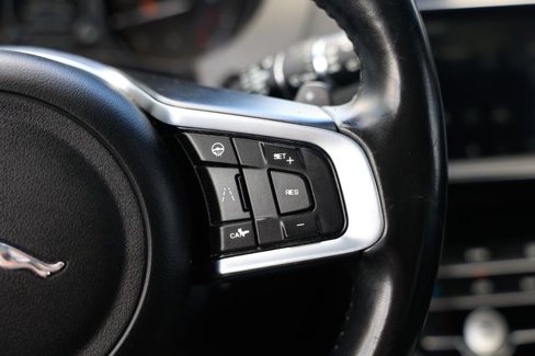Used 2020 Jaguar F-PACE Prestige image 29