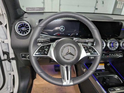 New 2025 Mercedes-Benz GLB 250 4MATIC image 32