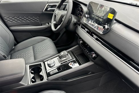 New 2025 Mitsubishi Outlander SEL image 13
