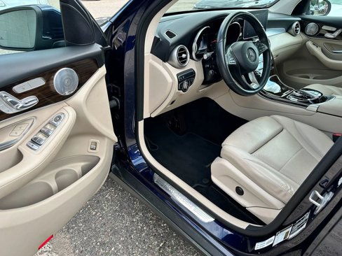 Used 2018 Mercedes-Benz GLC 300 4MATIC image 9