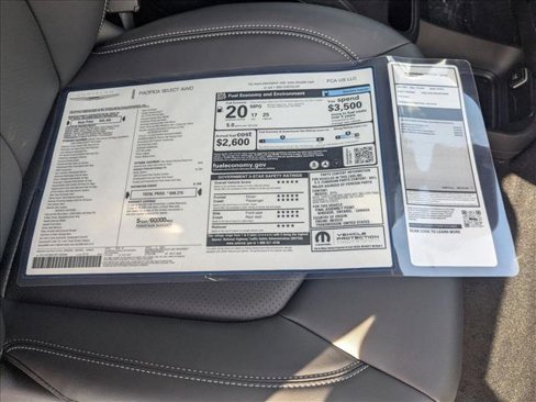 New 2025 Chrysler Pacifica Select image 17