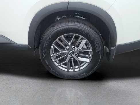 Used 2025 Nissan Rogue S image 6