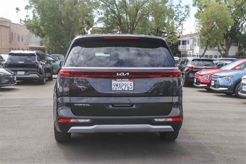 Certified 2024 Kia Carnival LX image 9