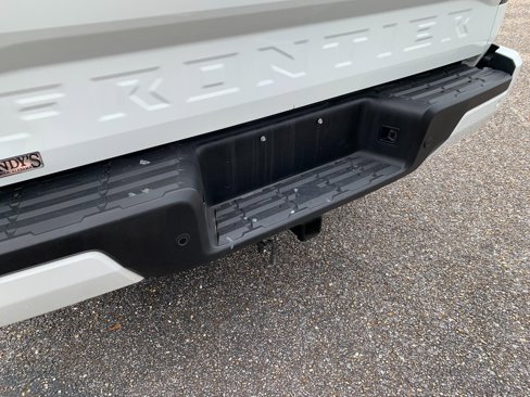 Used 2025 Nissan Frontier SV image 8