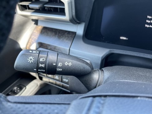 Used 2024 Toyota Tacoma Limited image 15
