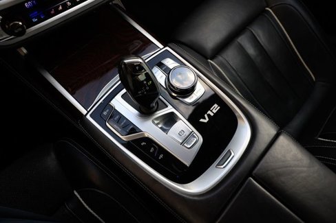 Used 2019 BMW M760i xDrive image 47