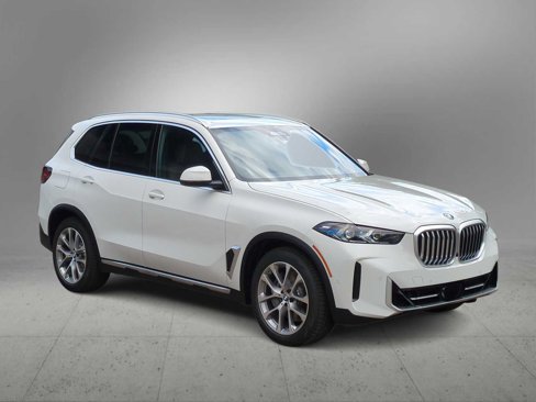 New 2026 BMW X5 xDrive50e w/ Executive Package image 2