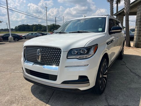 Used 2022 Lincoln Navigator L Reserve image 11