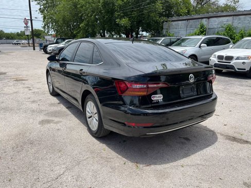 Used 2019 Volkswagen Jetta R-Line image 4