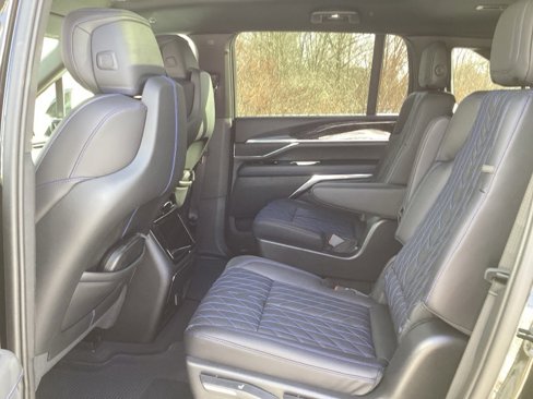 New 2025 Cadillac Escalade IQ Luxury 1 w/ Smart Trailering package image 13