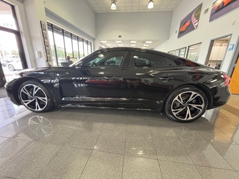 Used 2023 Audi e-tron GT Premium Plus image 2