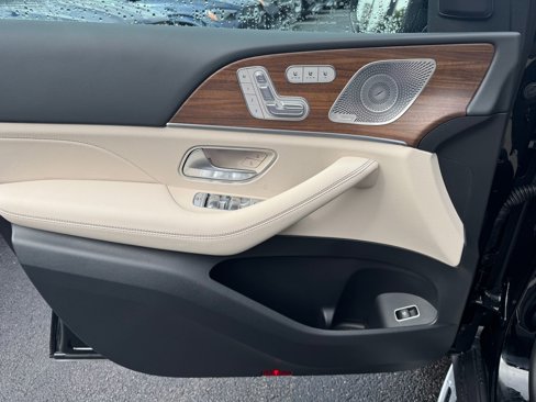 New 2026 Mercedes-Benz GLS 450 4MATIC image 5