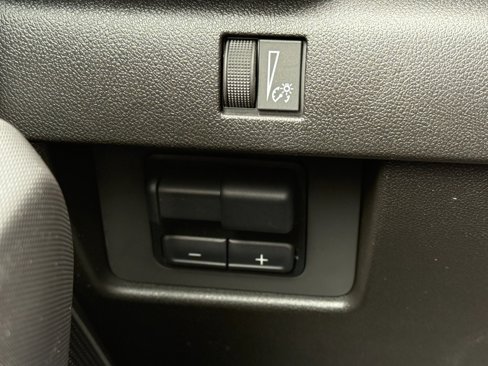 New 2025 GMC Canyon Elevation w/ Convenience Package image 28