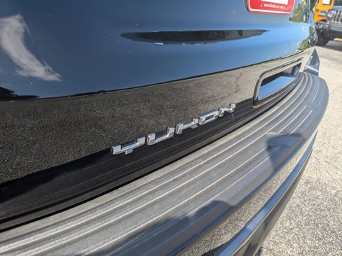 Used 2023 GMC Yukon XL AT4 image 34