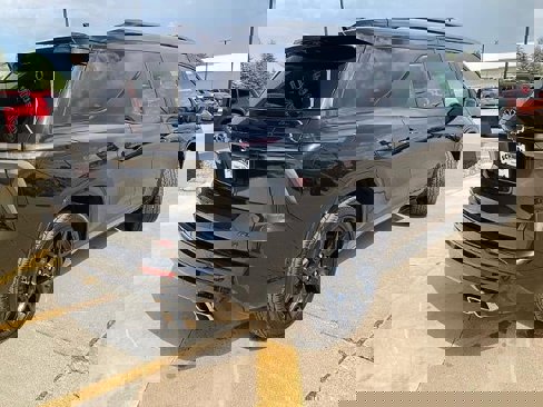 Used 2024 Chevrolet Traverse RS w/ LPO, Floor Liner Package image 4