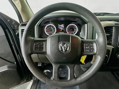 Used 2020 RAM 1500 Classic SLT image 11