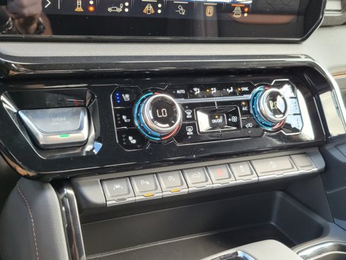 New 2026 GMC Sierra 1500 AT4 w/ AT4 Premium Package image 9