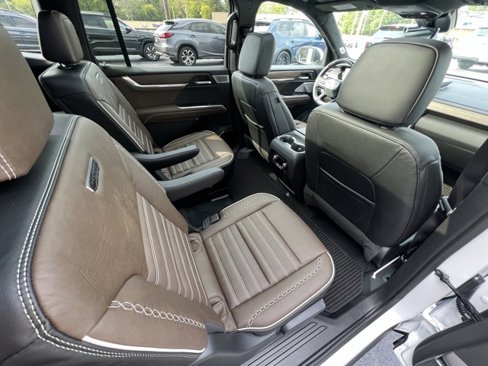 Used 2026 GMC Acadia Denali Ultimate image 6