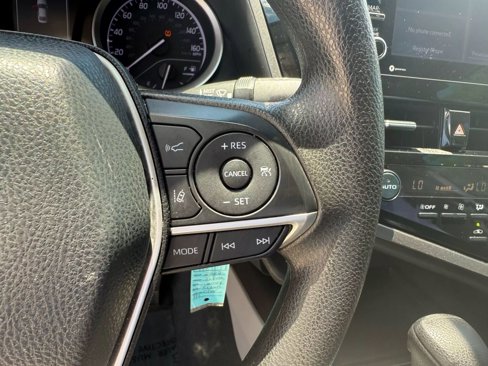 Used 2022 Toyota Camry LE image 19