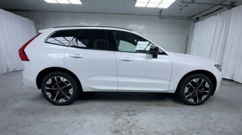 New 2026 Volvo XC60 B5 Plus w/ Protection Package Premier image 25