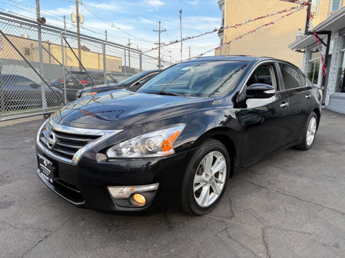 Used 2013 Nissan Altima 2.5 SL w/ Technology Pkg image 2