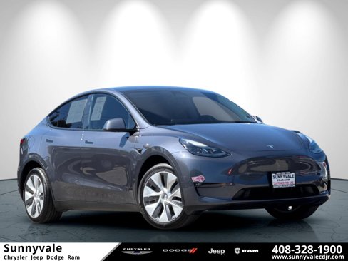 Used 2023 Tesla Model Y Long Range image 1