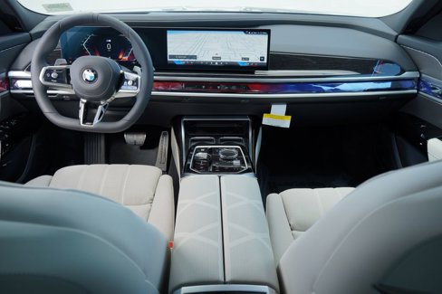New 2026 BMW 740i image 14