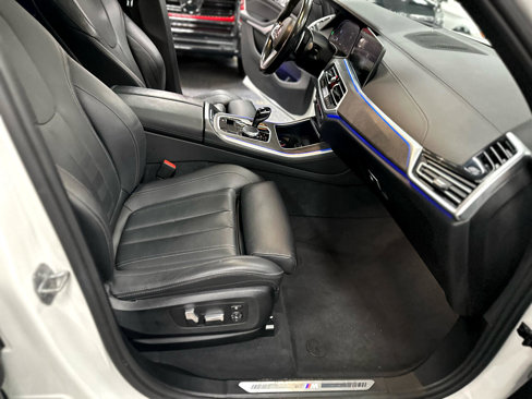 Used 2022 BMW X5 xDrive40i w/ M Sport Package image 32