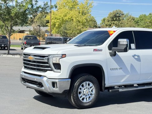 Used 2024 Chevrolet Silverado 2500 LTZ w/ LTZ Convenience Package image 11
