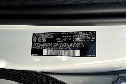 Certified 2025 Volvo XC90 B6 Plus w/ Protection Package Premier image 15