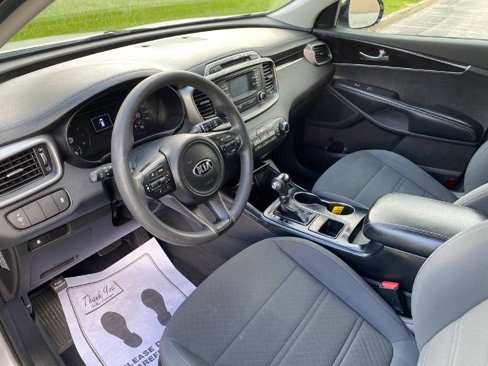 Used 2016 Kia Sorento LX image 7